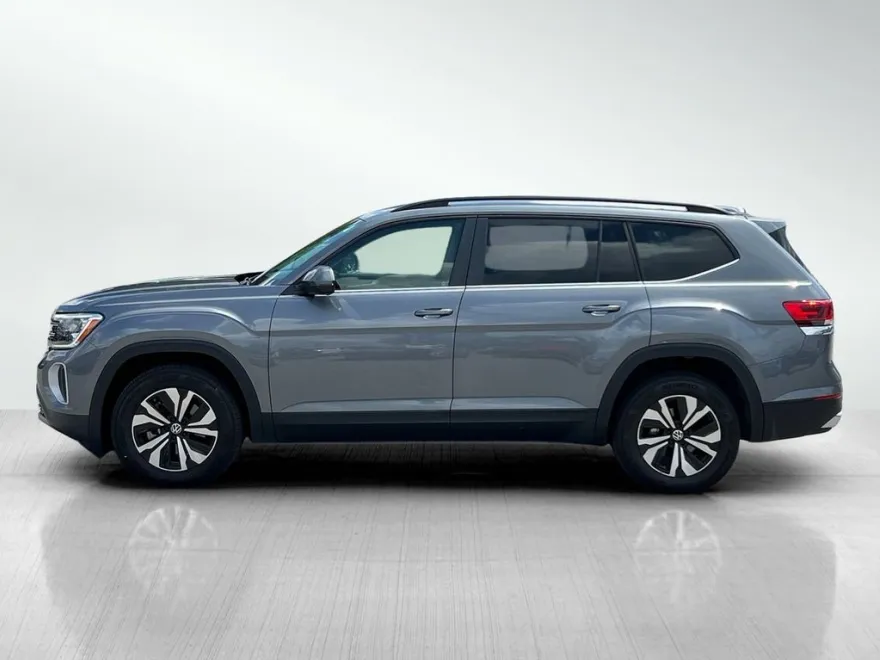 2024 Volkswagen Atlas SE photo 1