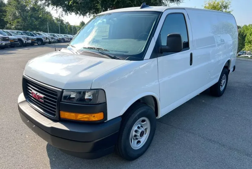 2025 Gmc Savana Cargo 2500 photo 1