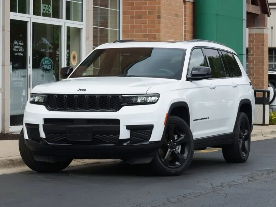 2023 Jeep Grand Cherokee Altitude photo 1