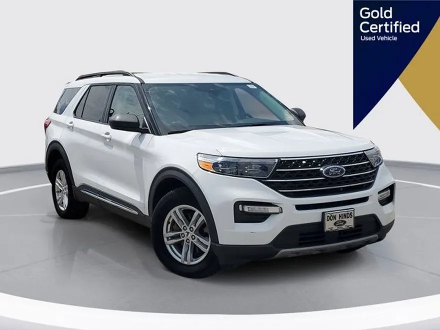 2022 Ford Explorer XLT photo 1