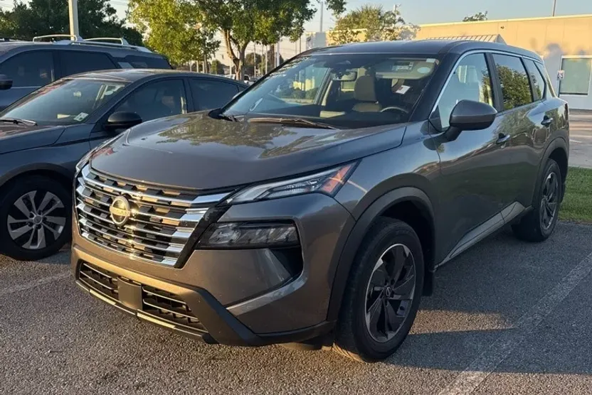 2024 Nissan Rogue SV photo 1