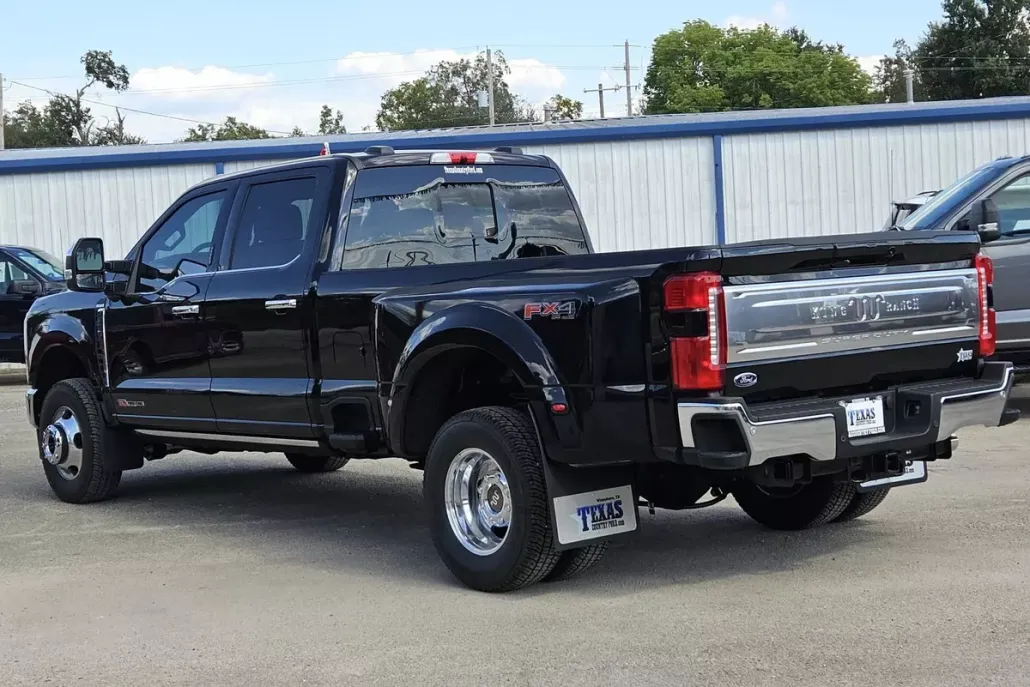 2026 Ford F-350 King Ranch photo 1