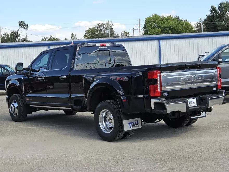 2026 Ford F-350 King Ranch photo 1