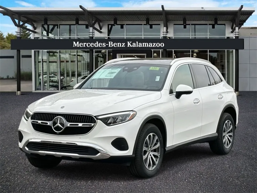 2025 Mercedes Benz GLC 300 4MATIC photo 1