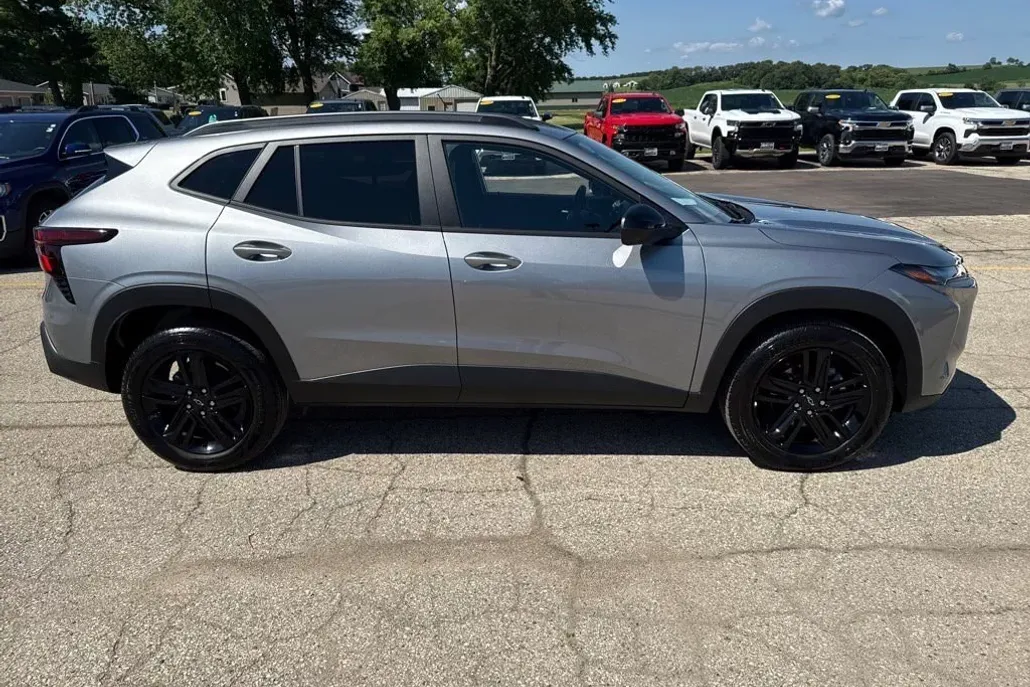 2025 Chevrolet Trax ACTIV photo 1