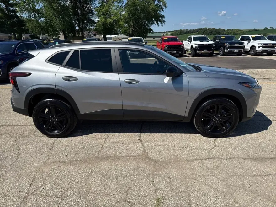 2025 Chevrolet Trax ACTIV photo 1
