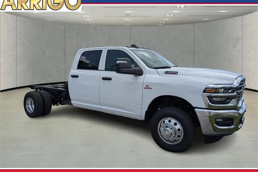 2025 Ram 3500 photo 1