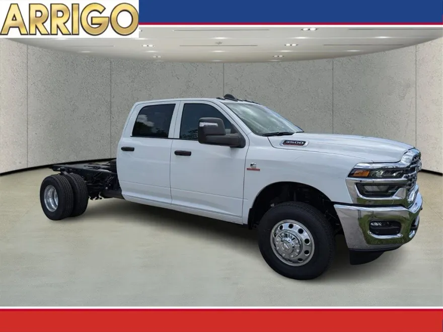 2025 Ram 3500 photo 1
