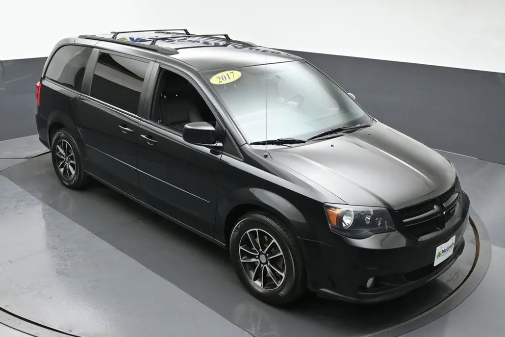 2017 Dodge Grand Caravan GT photo 1
