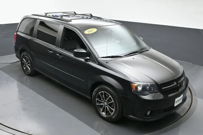 2017 Dodge Grand Caravan GT photo 1