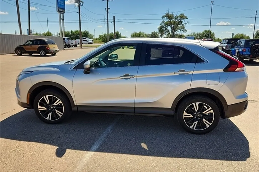 2024 Mitsubishi Eclipse Cross SE photo 1