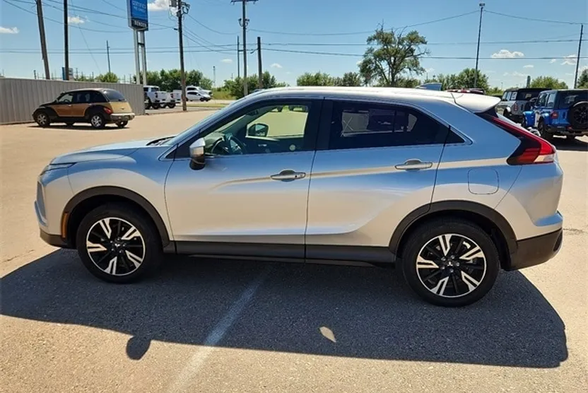2024 Mitsubishi Eclipse Cross SE photo 1