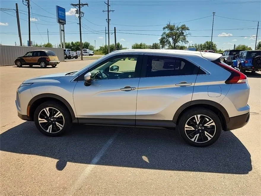 2024 Mitsubishi Eclipse Cross SE photo 1