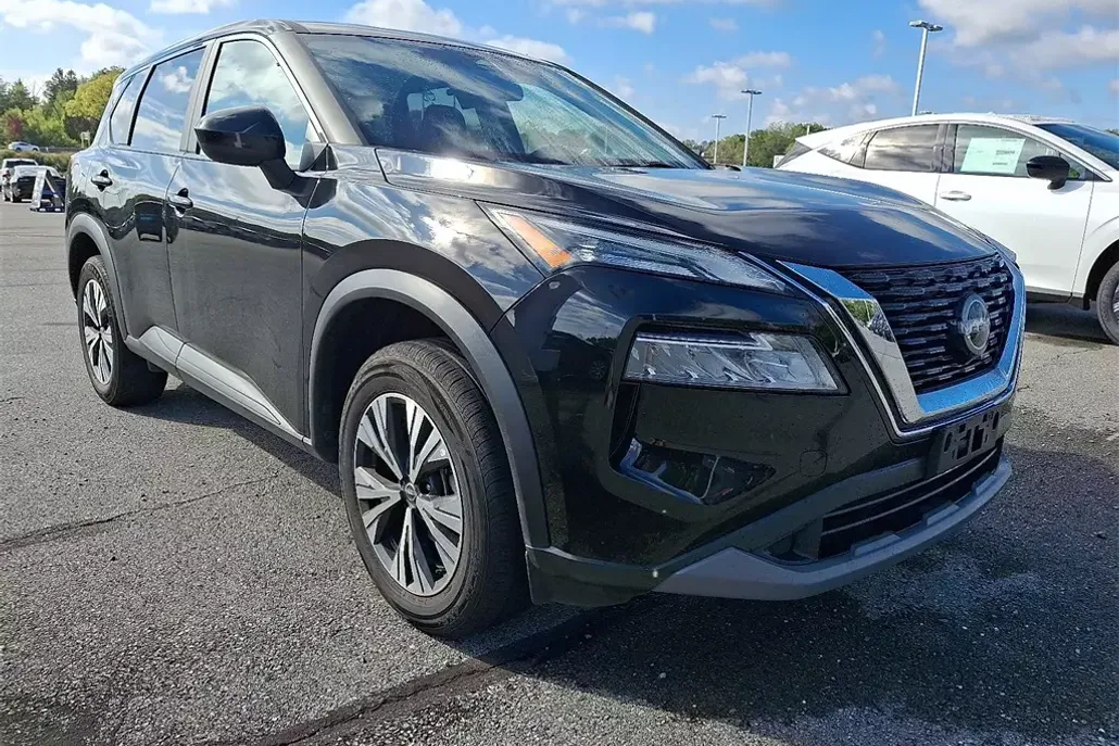 2023 Nissan Rogue SV photo 1