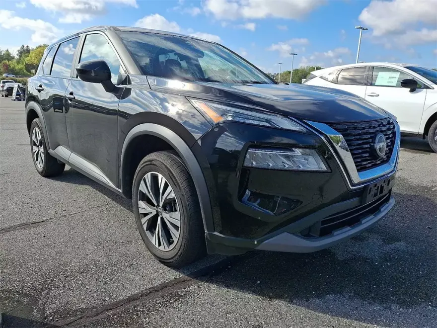 2023 Nissan Rogue SV photo 1