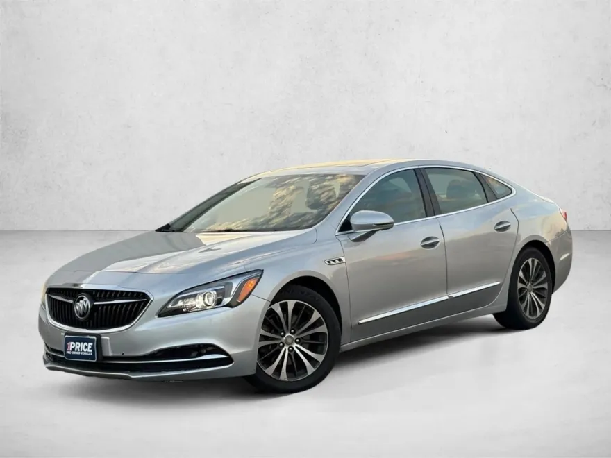 2018 Buick LaCrosse Premium photo 1