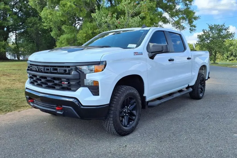 2024 Chevrolet Silverado 1500 Custom Trail Boss photo 1