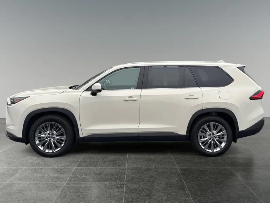 2024 Toyota Grand Highlander Platinum photo 1