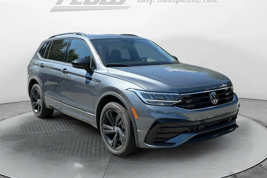 2024 Volkswagen Tiguan SE R-Line Black photo 1