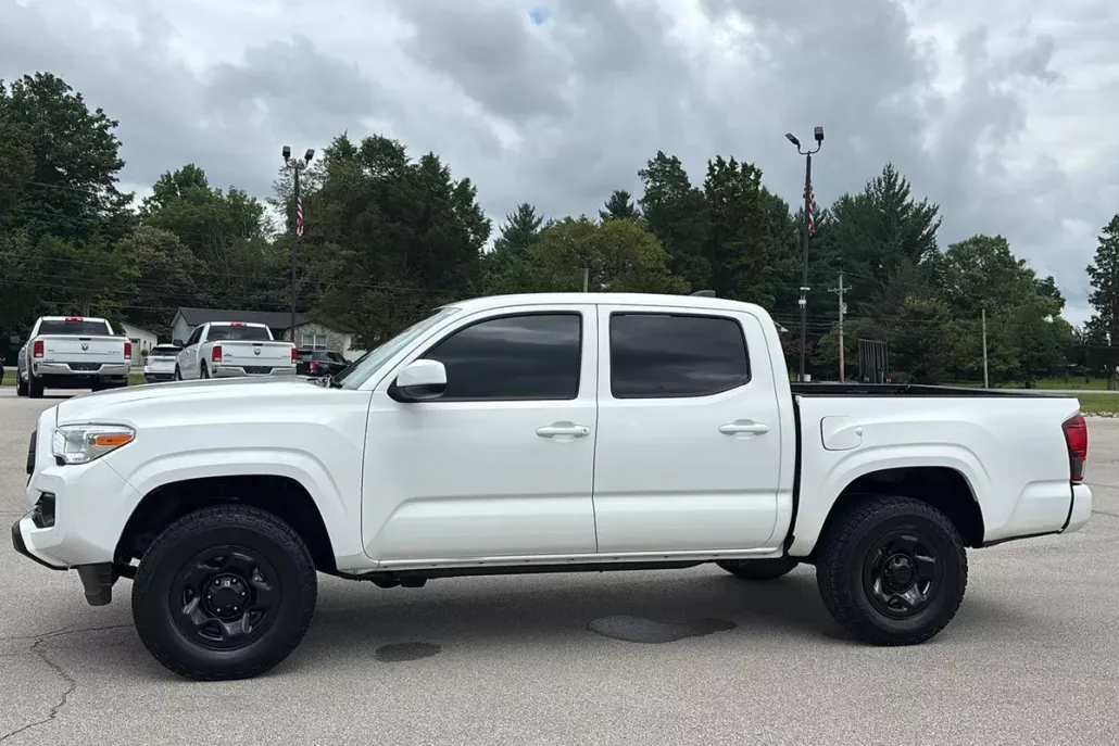 2020 Toyota Tacoma SR photo 1