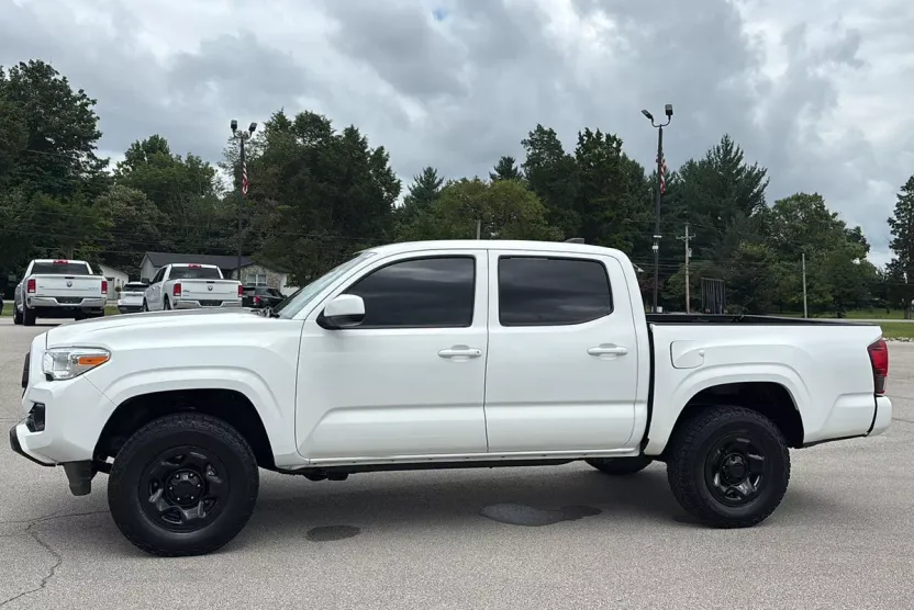 2020 Toyota Tacoma SR photo 1