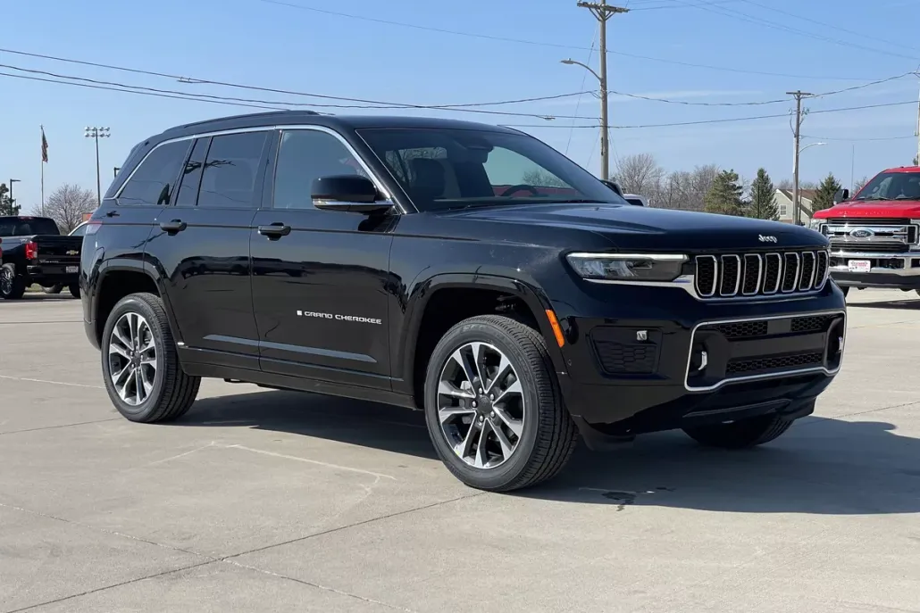2025 Jeep Grand Cherokee Overland photo 1