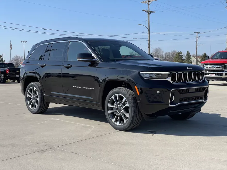 2025 Jeep Grand Cherokee Overland photo 1