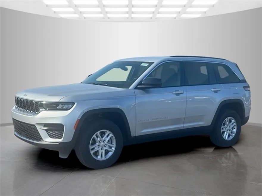 2025 Jeep Grand Cherokee Laredo photo 1
