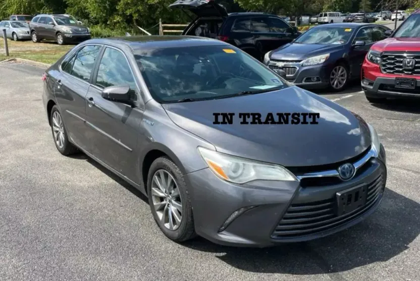 2016 Toyota Camry Hybrid XLE photo 1