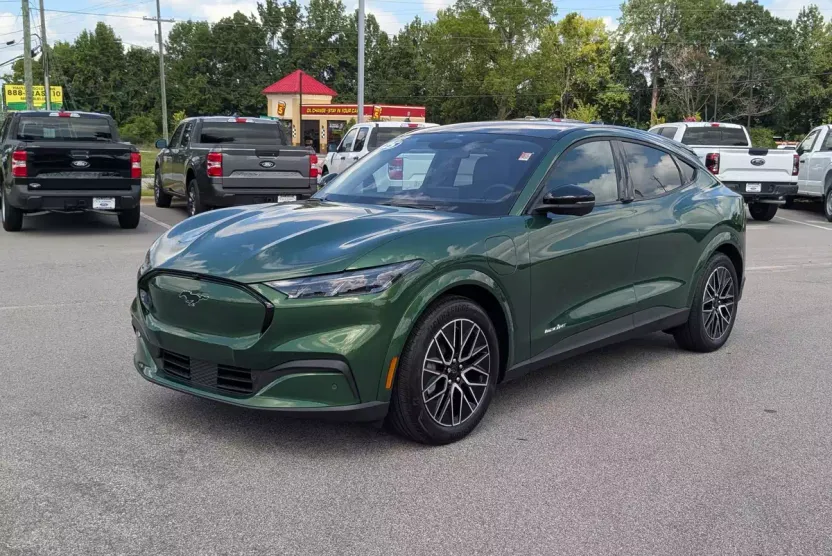 2025 Ford Mustang Mach-E Premium photo 1