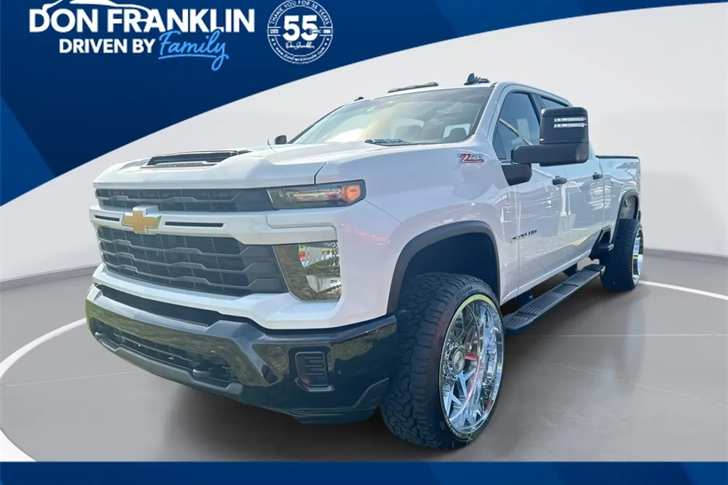 2024 Chevrolet Silverado 2500HD Custom photo 1