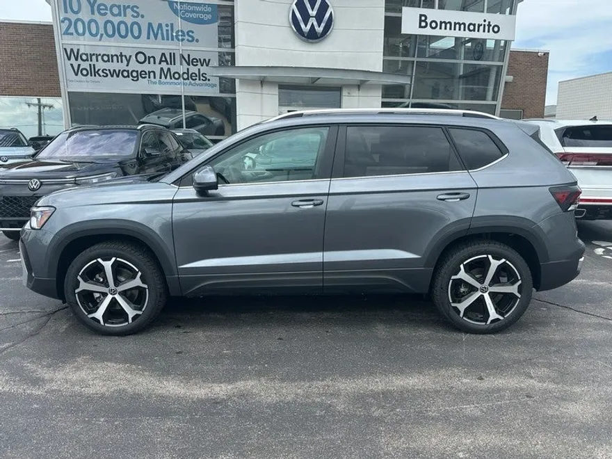 2025 Volkswagen Taos SEL photo 1