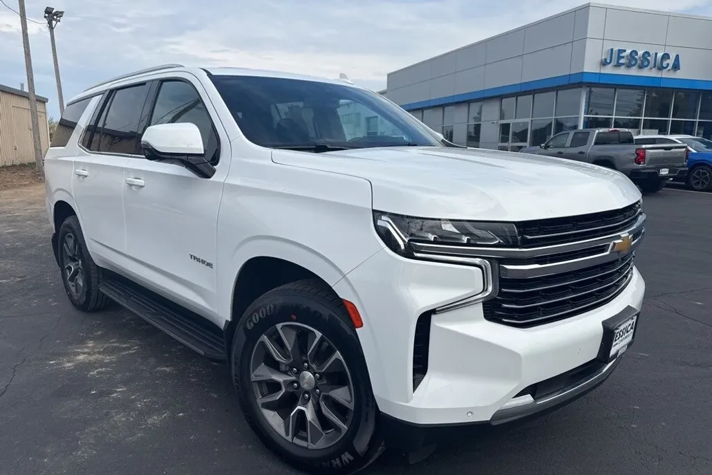 2021 Chevrolet Tahoe LT photo 1
