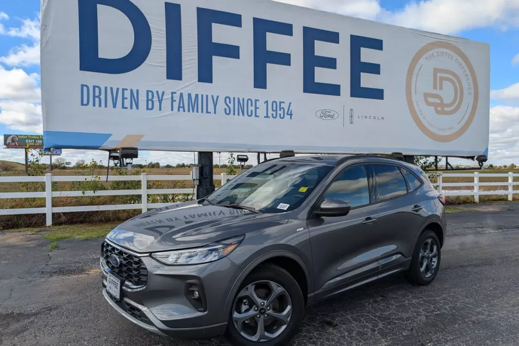 2023 Ford Escape ST-Line Select photo 1