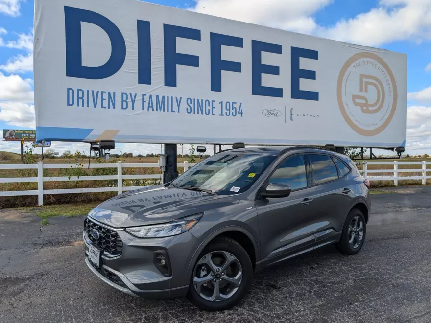 2023 Ford Escape ST-Line Select photo 1