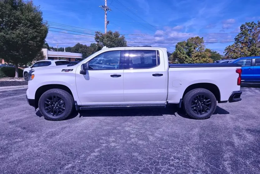 2022 Chevrolet Silverado 1500 LTZ photo 1