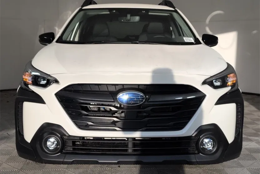 2025 Subaru Outback Premium photo 1