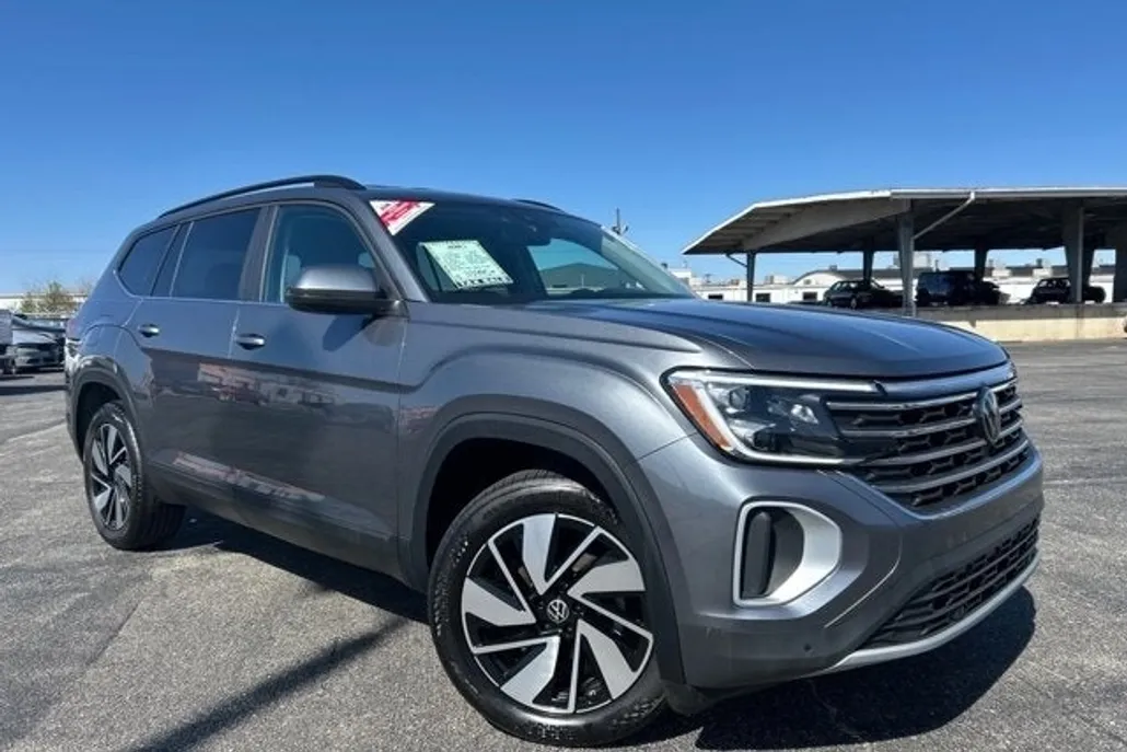 2024 Volkswagen Atlas SE Technology photo 1
