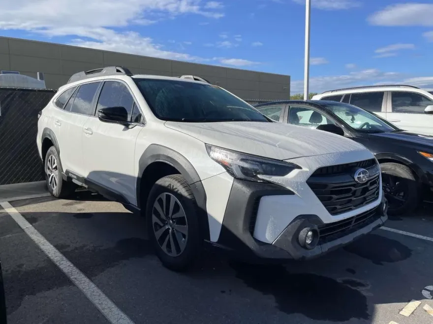 2024 Subaru Outback Premium photo 1