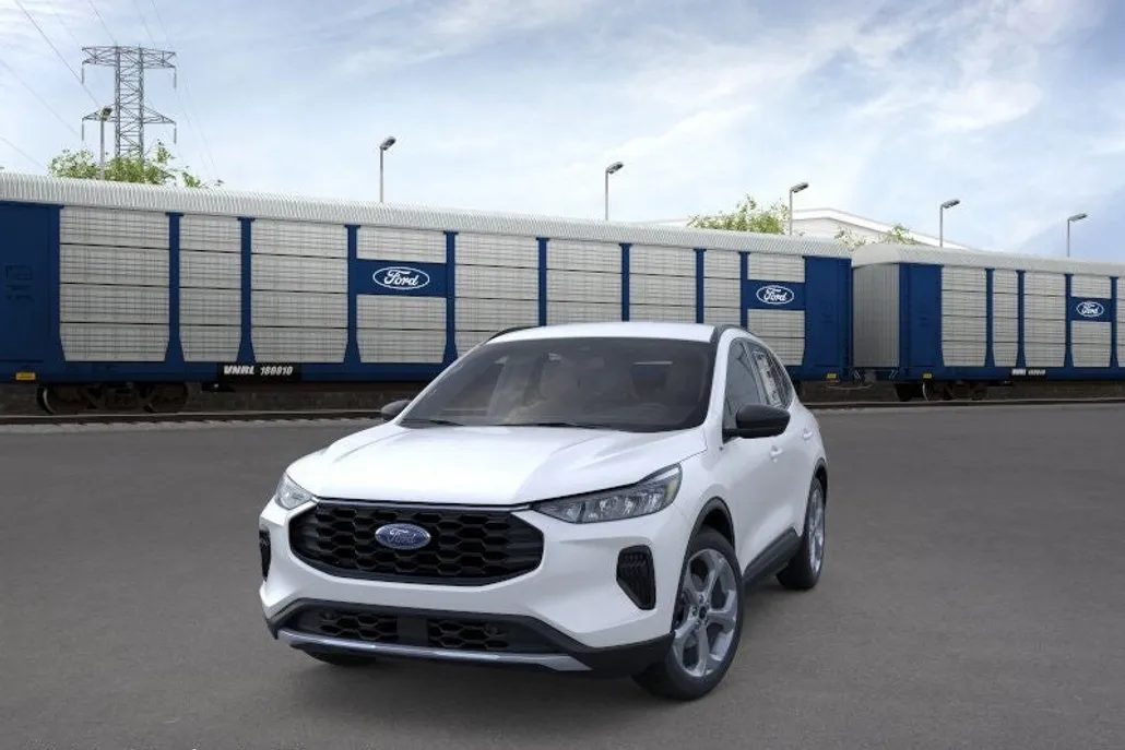 2025 Ford Escape ST-Line photo 1