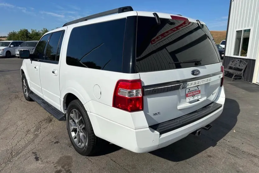 2017 Ford Expedition EL XLT photo 1
