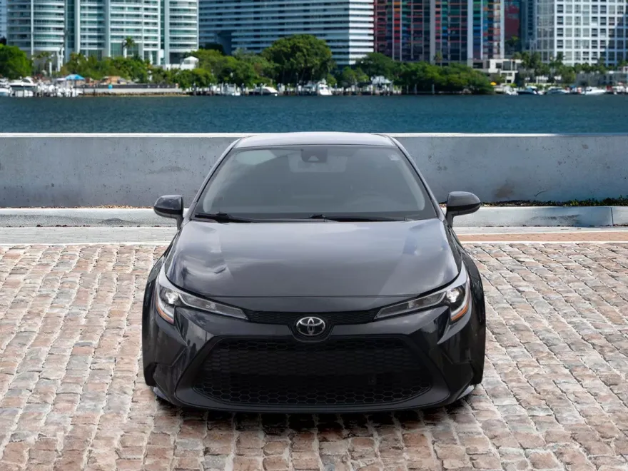 2022 Toyota Corolla LE photo 1