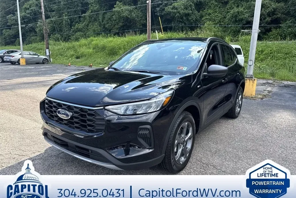 2025 Ford Escape ST-Line photo 1