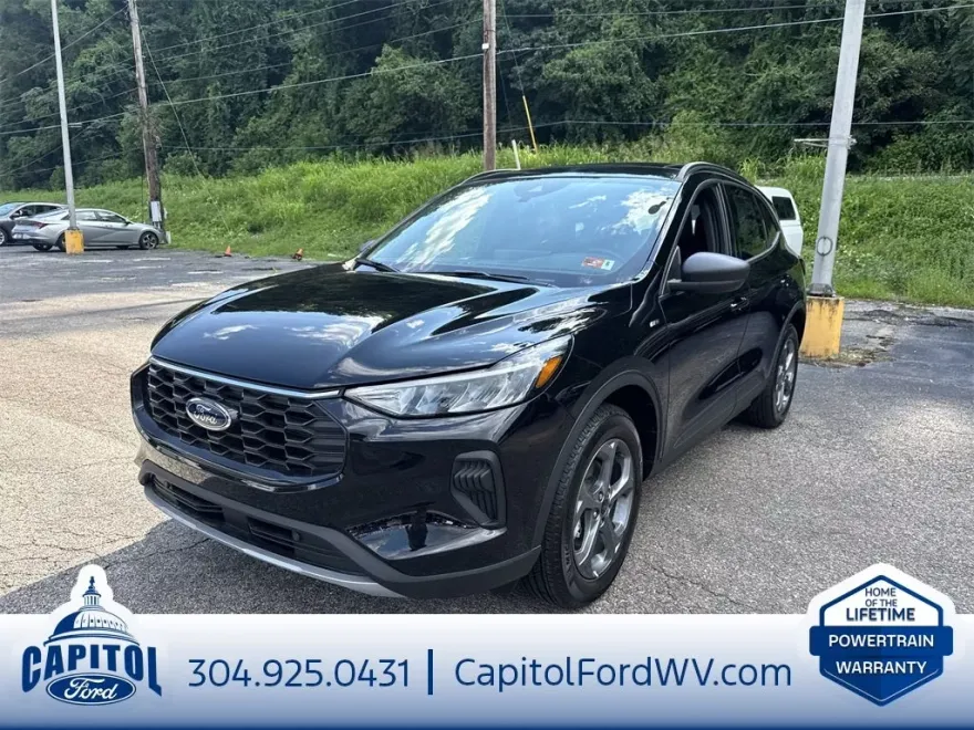 2025 Ford Escape ST-Line photo 1