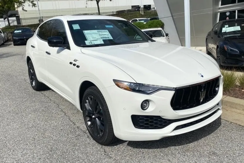 2024 Maserati Levante GT photo 1