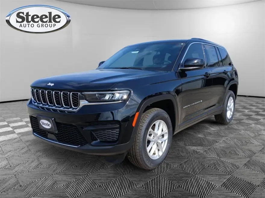 2024 Jeep Grand Cherokee Laredo photo 1