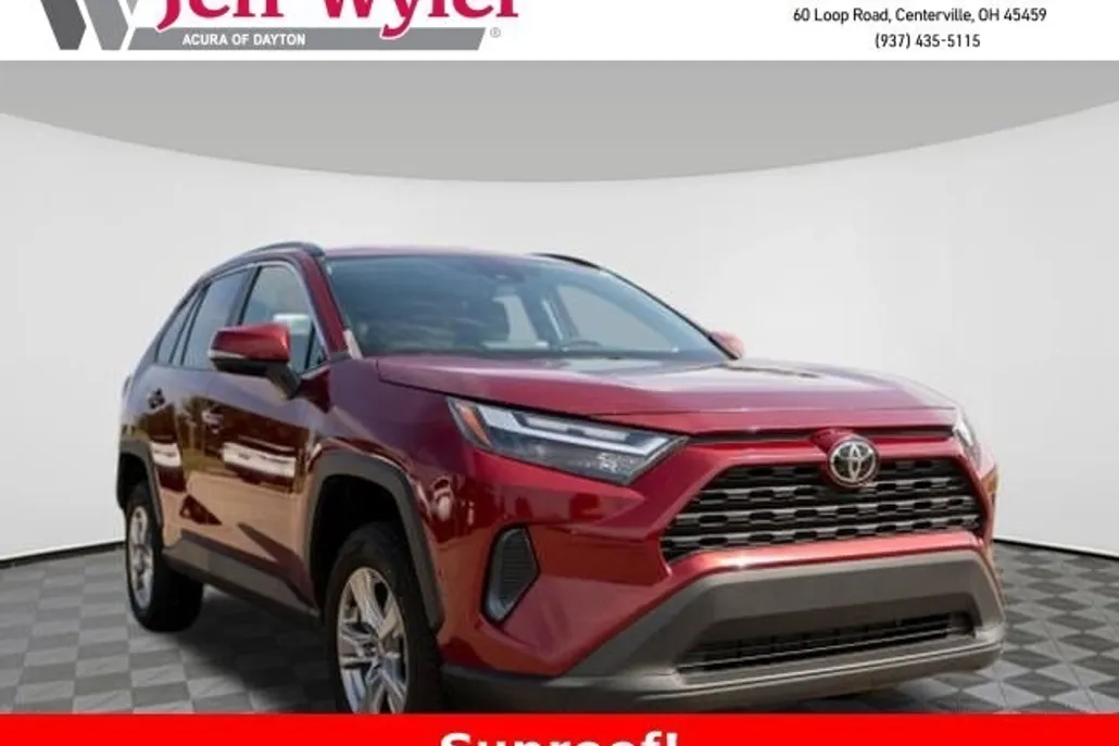 2022 Toyota RAV4 XLE photo 1