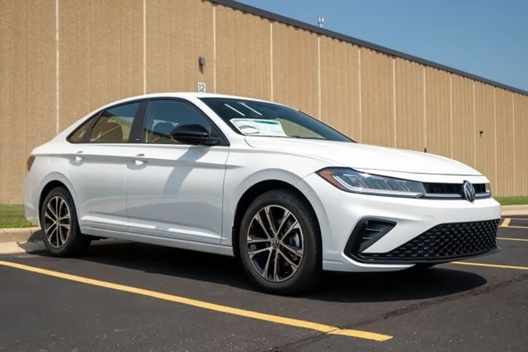 2025 Volkswagen Jetta 1.5T Sport photo 1