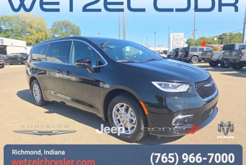 2026 Chrysler Pacifica photo 1