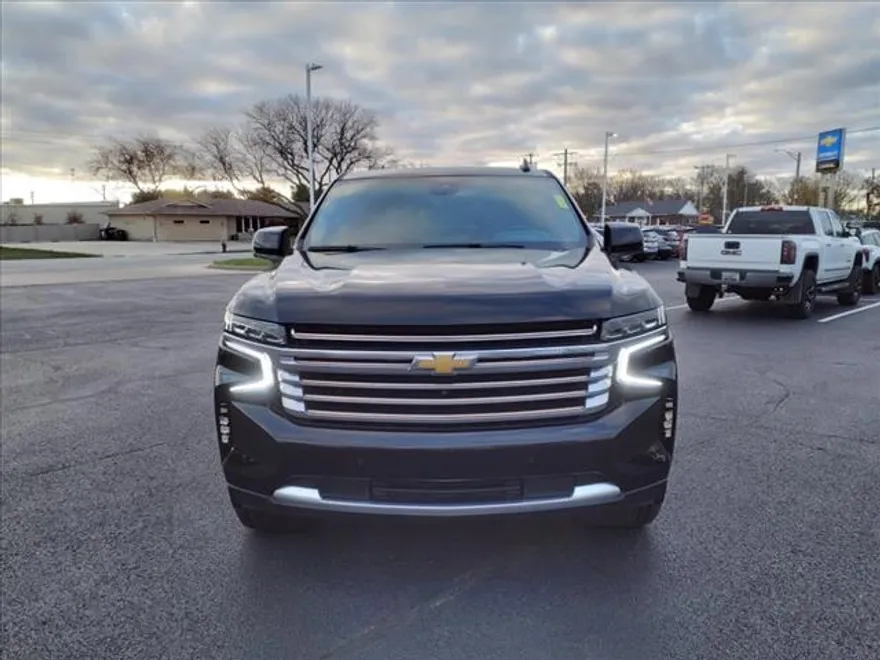 2023 Chevrolet Suburban High Country photo 1